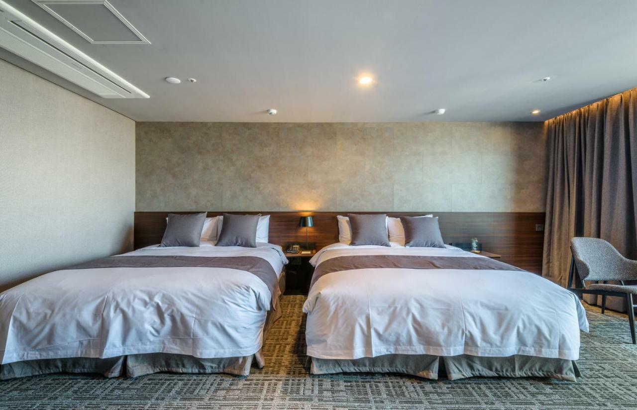 Family Twin Room